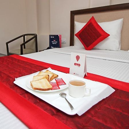 Oyo Hotel Blu Pebbles Near Delhi Airport Нью-Дели Экстерьер фото