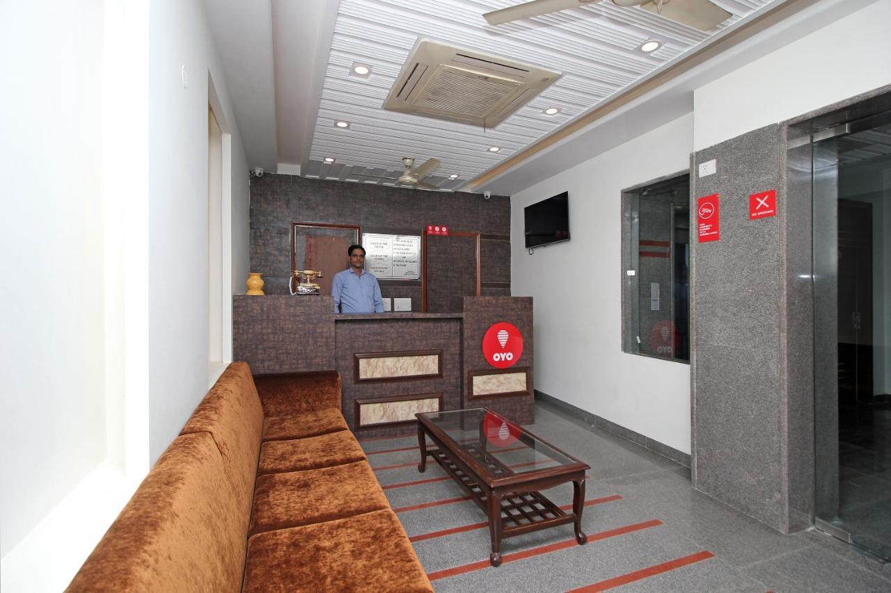 Oyo Hotel Blu Pebbles Near Delhi Airport Нью-Дели Экстерьер фото