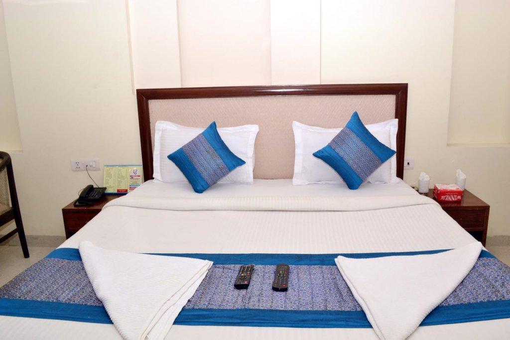 Oyo Hotel Blu Pebbles Near Delhi Airport Нью-Дели Экстерьер фото