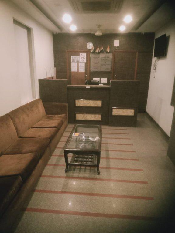 Oyo Hotel Blu Pebbles Near Delhi Airport Нью-Дели Экстерьер фото